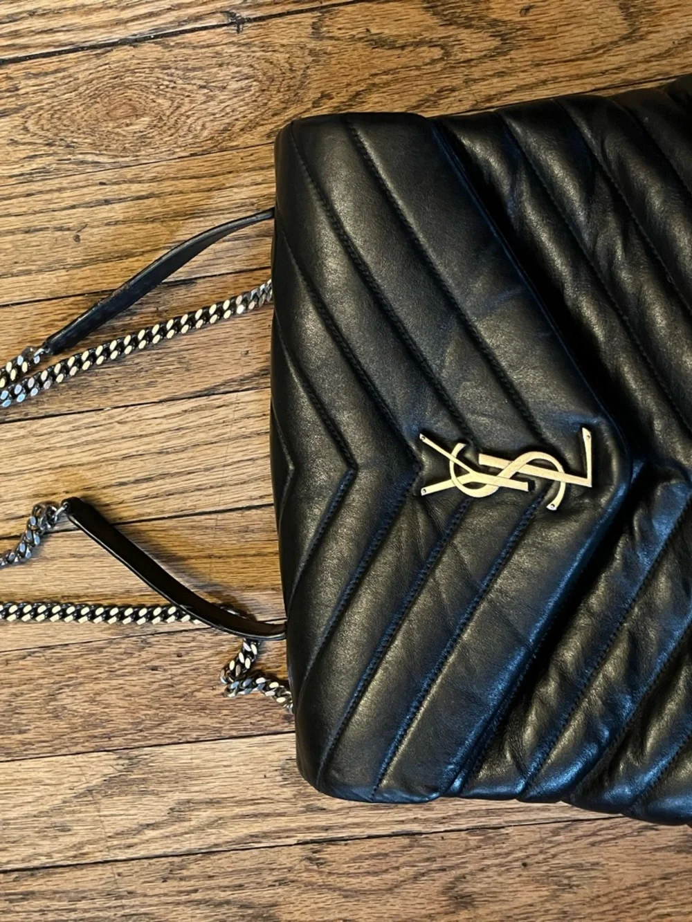 Saint Laurent Black Quilted Chevron Leather Shoulder Bag with Silver YSL Logo - Picture 2 of 8